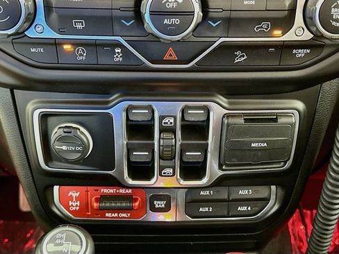 Used 2020 Jeep Wrangler Unlimited Rubicon w/ Quick Order Package 28Y Recon AWD/4WD image 19