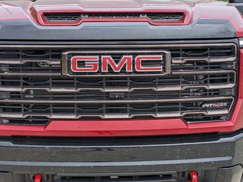 Used 2025 GMC Sierra 2500 AT4X AWD/4WD image 9