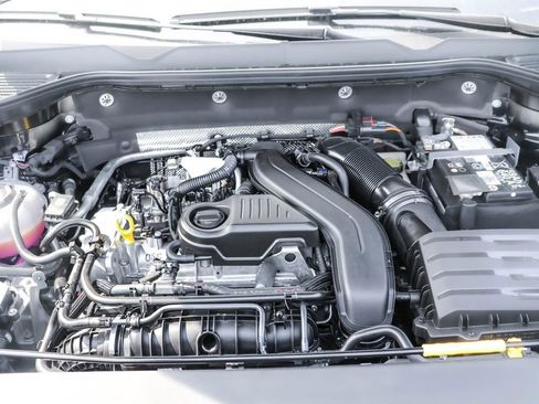 Used 2025 Volkswagen Taos S image 38