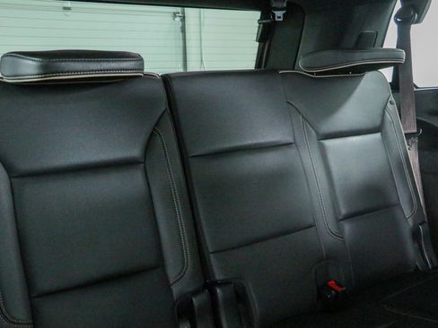 Used 2022 GMC Yukon SLT w/ SLT Premium Package AWD/4WD image 33