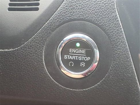 Used 2018 Ford Explorer XLT w/ Equipment Group 202A image 12