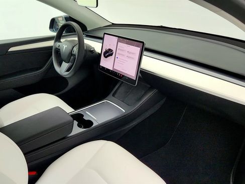 Used 2023 Tesla Model Y Long Range AWD/4WD image 30