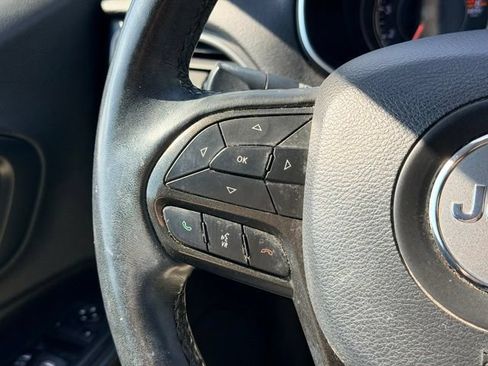 Used 2019 Jeep Cherokee Trailhawk w/ Cold Weather Group AWD/4WD image 11