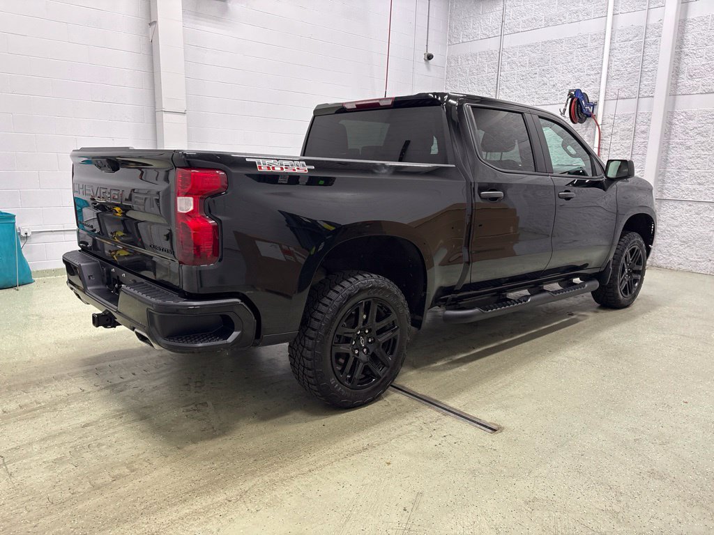 Used 2024 Chevrolet Silverado 1500 Custom Trail Boss w/ LPO, Dark Essentials Package AWD/4WD image 4