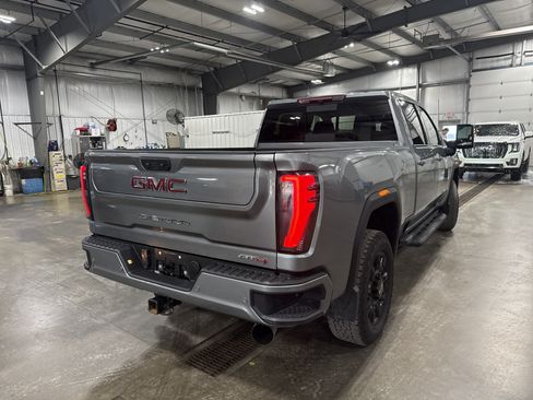 Used 2024 GMC Sierra 2500 AT4 w/ AT4 Preferred Package AWD/4WD image 3
