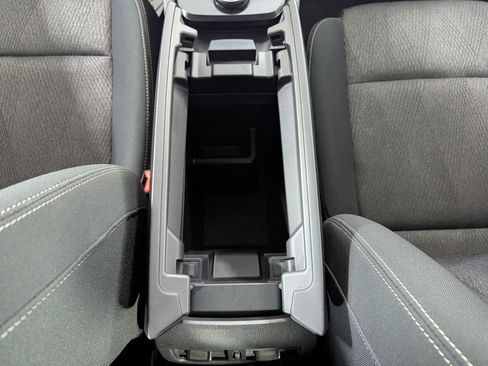 Used 2025 Nissan Rogue SV AWD/4WD image 26