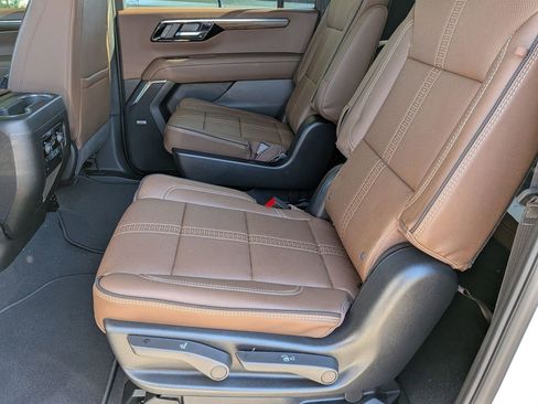 New 2026 Chevrolet Suburban High Country w/ Sun And Tow Package AWD/4WD image 21