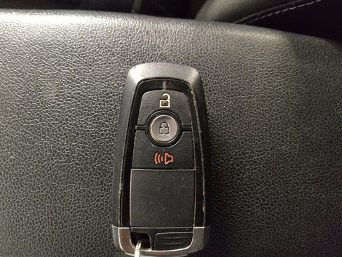 Used 2020 Ford EcoSport SE w/ SE Convenience Package FWD image 32