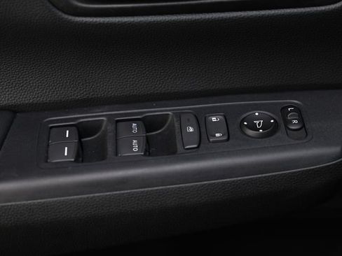 Used 2025 Honda CR-V EX image 18