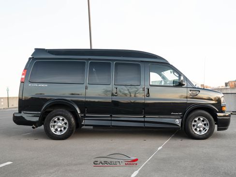 Used 2017 Chevrolet Express 2500 image 8