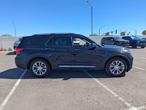 Used 2022 Ford Explorer Limited w/ Equipment Group 301A image 5