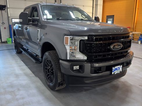 Used 2022 Ford F250 XLT w/ Black Appearance Package image 7