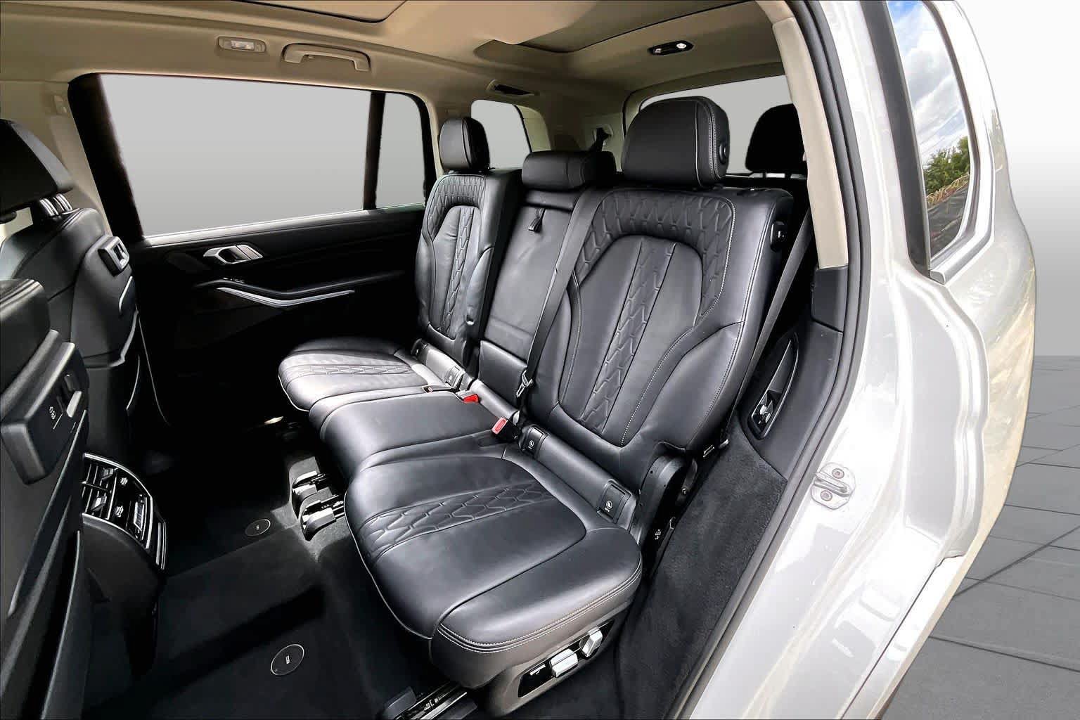 Used 2020 BMW X7 xDrive40i w/ Executive Package AWD/4WD image 21