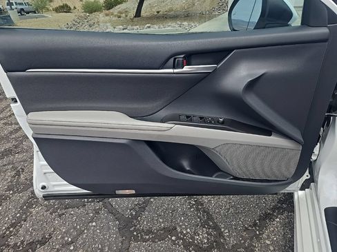 Used 2023 Toyota Camry XSE FWD image 11