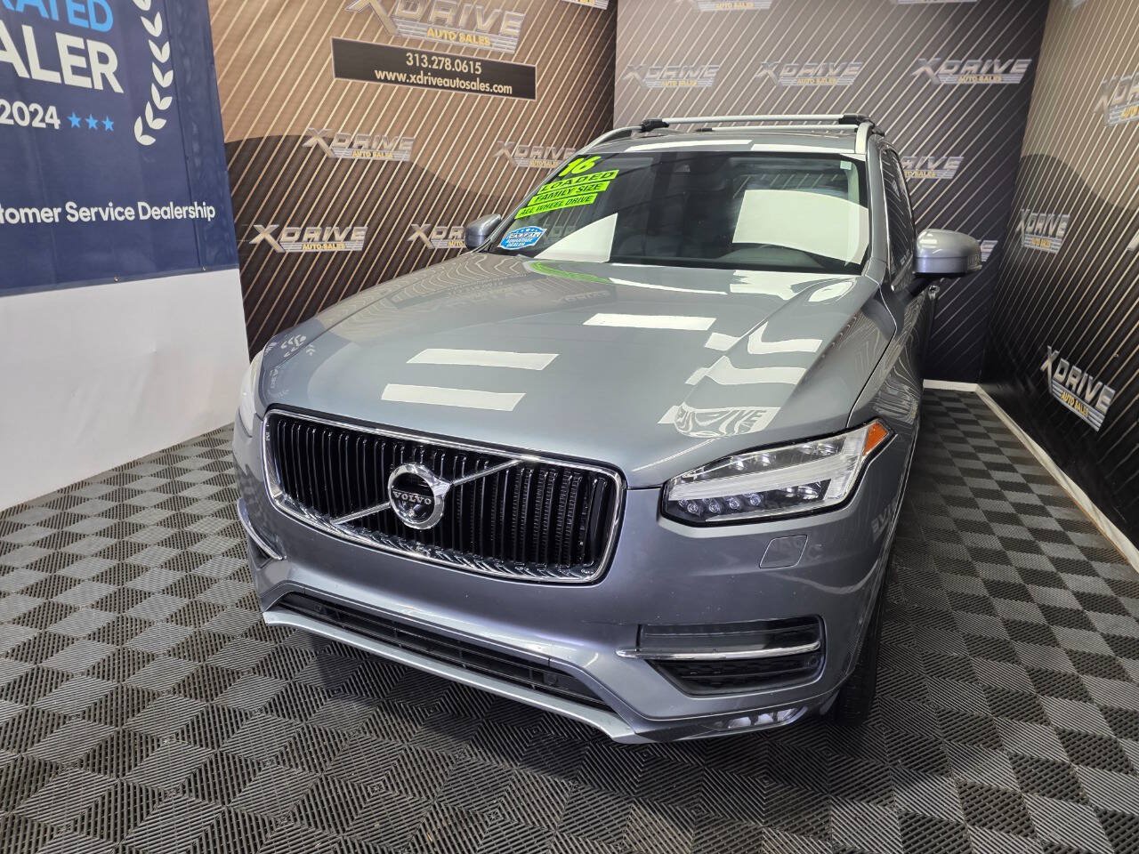 Used 2016 Volvo XC90 T6 Momentum w/ Momentum Plus Package AWD/4WD image 3