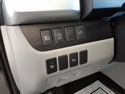 Used 2019 Toyota Highlander Limited image 25