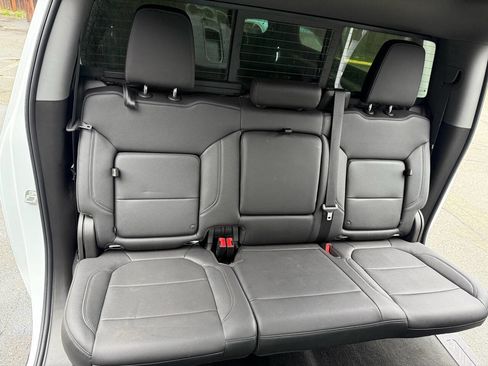 Used 2021 Chevrolet Silverado 2500 LT w/ Convenience Package image 12