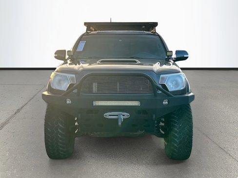 Used 2015 Toyota Tacoma 4x4 Double Cab w/ TRD Sport Package image 2