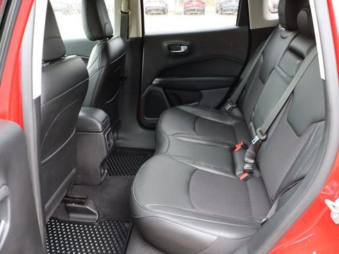 Used 2020 Jeep Compass Latitude image 37