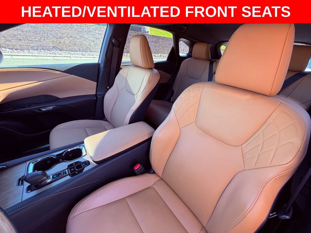 Used 2024 Lexus RX 350 Premium w/ Accessory Package (Z1) FWD image 16