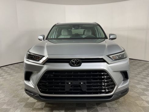 New 2026 Toyota Grand Highlander XLE image 2