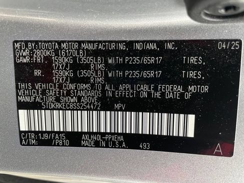Used 2025 Toyota Sienna LE FWD image 30