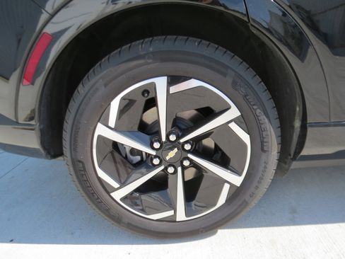Used 2025 Chevrolet Equinox EV LT FWD image 11