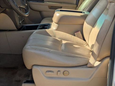 Used 2011 Chevrolet Tahoe LT w/ Luxury Package image 16