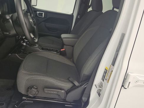 Used 2025 Jeep Gladiator Sport AWD/4WD image 14