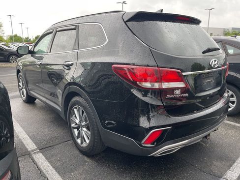 Used 2017 Hyundai Santa Fe SE FWD image 4