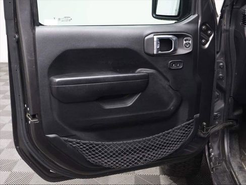 Used 2021 Jeep Gladiator Sport image 1