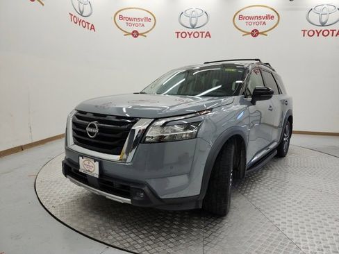 Used 2022 Nissan Pathfinder Platinum w/ Lighting Package (N93) image 2