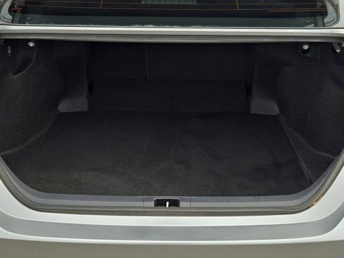 Used 2024 Toyota Camry SE image 11