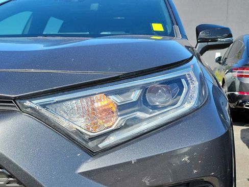 Used 2020 Toyota RAV4 XSE AWD/4WD image 4