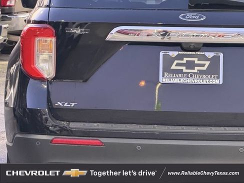 Used 2020 Ford Explorer XLT w/ Equipment Group 202A RWD image 7