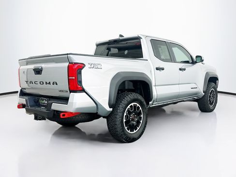 Used 2025 Toyota Tacoma TRD Off-Road AWD/4WD image 9