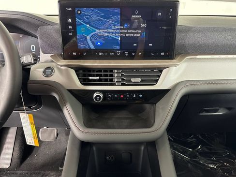 New 2026 Ford Explorer Active w/ Active Comfort Package RWD image 29