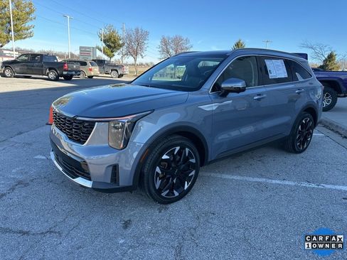 Used 2025 Kia Sorento SX FWD image 13