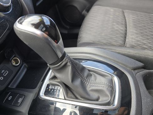 Used 2019 Nissan Rogue SV w/ Sun & Sound Touring Package FWD image 31