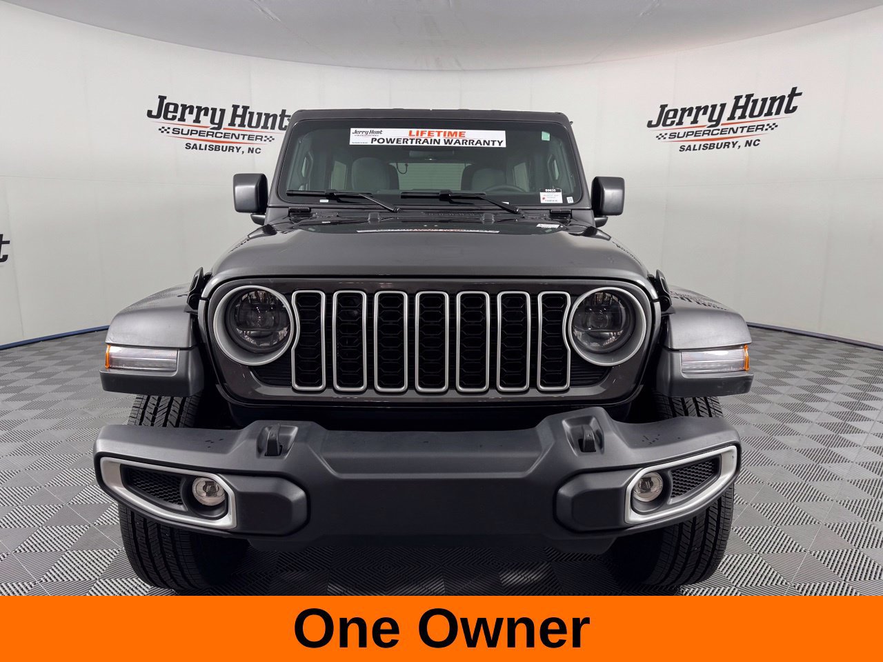 Used 2026 Jeep Wrangler Unlimited Sahara AWD/4WD image 4