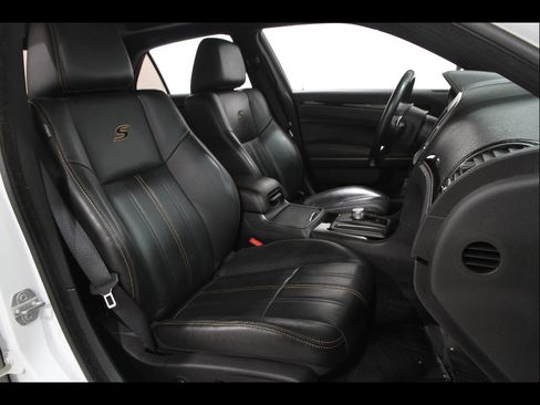 Used 2016 Chrysler 300 S w/ 300S Premium Group image 19