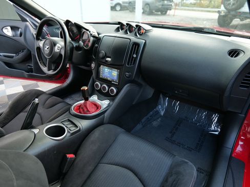 Used 2017 Nissan 370Z Coupe image 36