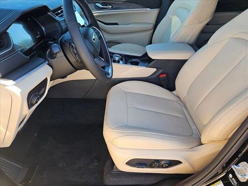 New 2025 Jeep Grand Cherokee Limited w/ Trailer Tow Package image 4