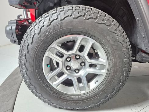 Used 2020 Jeep Gladiator Sport w/ Quick Order Package 24S AWD/4WD image 10