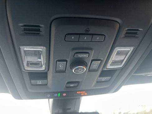 Used 2021 Chevrolet Tahoe Z71 w/ Z71 Signature Package image 33