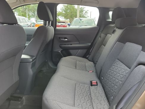 Certified 2025 Nissan Kicks SV FWD image 17