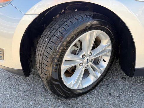 Used 2019 Ford Taurus SEL w/ Equipment Group 201A FWD image 43