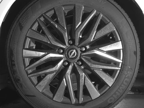 Used 2025 Nissan Altima 2.5 SV FWD image 14