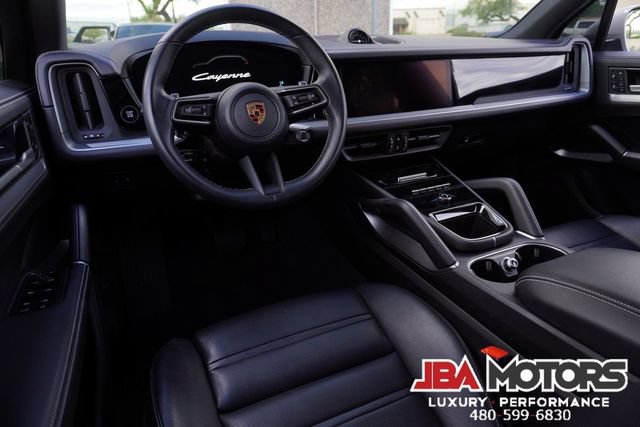 Used 2024 Porsche Cayenne AWD/4WD image 10