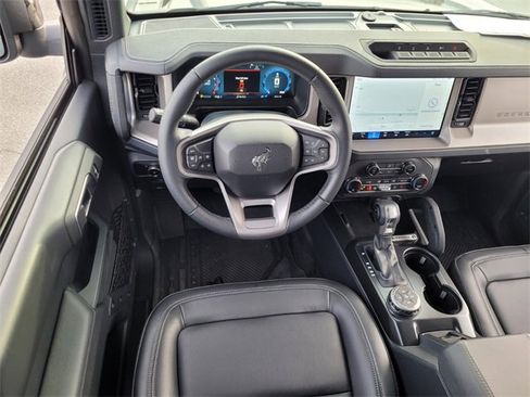 Used 2025 Ford Bronco Outer Banks w/ Sasquatch Package image 6
